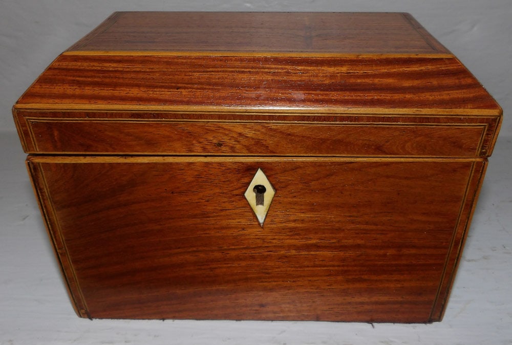 19th Century Rosewood Inlaid Tea Caddy: 19th Century Rosewood Inlaid Tea Caddy . 7" W 4 1/2" D 5" H "ALL DESCRIPTIONS AND ANY CONDITION STATEMENT GIVEN BY LANGSTON AUCTION GALLERY ARE STRICTLY OPINIONS AND LANGSTON'S SHALL HAVE NO RESPONSIB