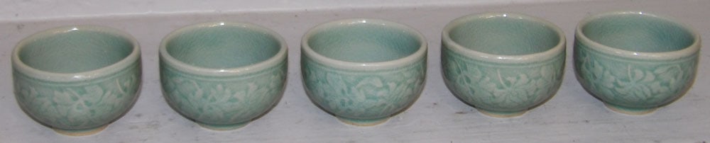Five Celadon Crackleware Porcelain Saki Cups (1 of 2)