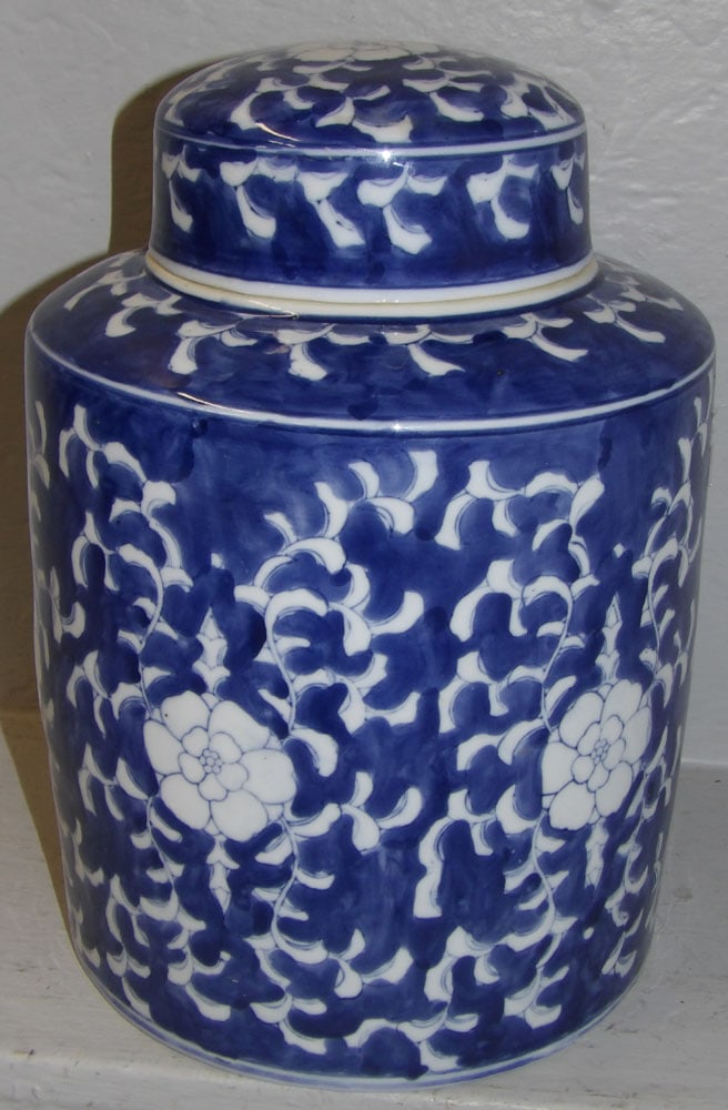 Large Oriental Porcelain Blue & White Covered Tea Canister Signed with Character Mark (1 of 4)