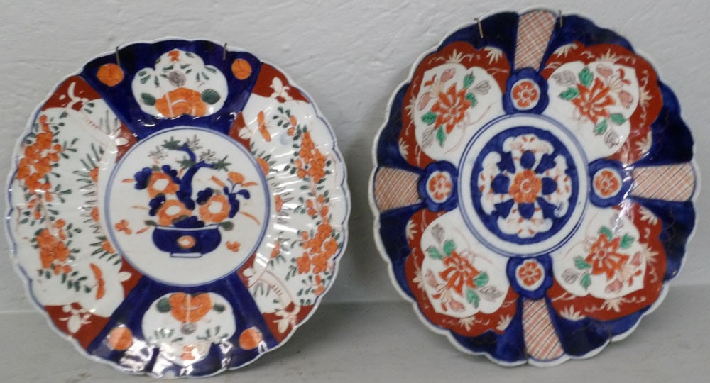 Two Antique Imari Scalloped Edge Chargers (1 of 4)