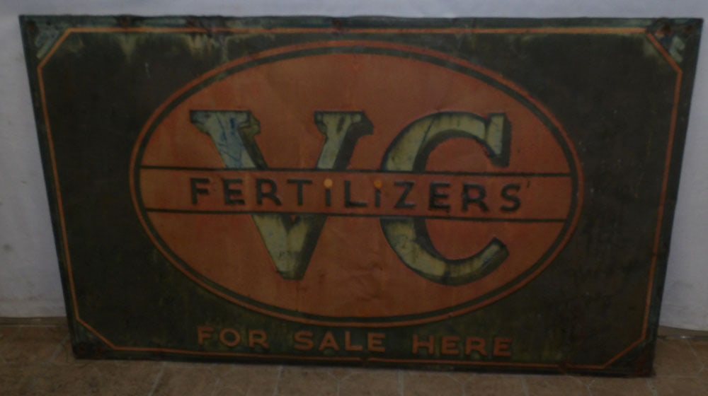 Antique Painted Metal VC Fertilizers Sign (1 of 3)
