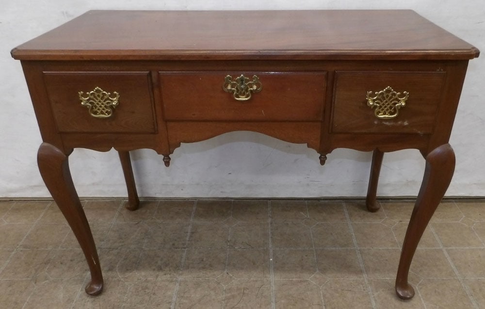 Mahogany Queen Anne Dressing Table (1 of 6)
