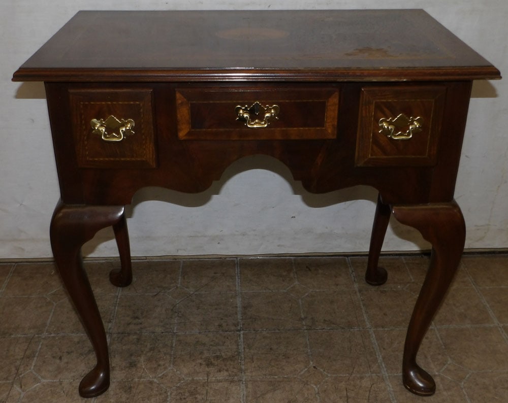 Mahogany Banded Top Queen Anne Lowboy by Council Craftsman: Mahogany Banded Top Queen Anne Lowboy by Council Craftsman. 30" W 18" D 27 1/2" H "ALL DESCRIPTIONS AND ANY CONDITION STATEMENT GIVEN BY LANGSTON AUCTION GALLERY ARE STRICTLY OPINIONS AND LANGSTON'S S