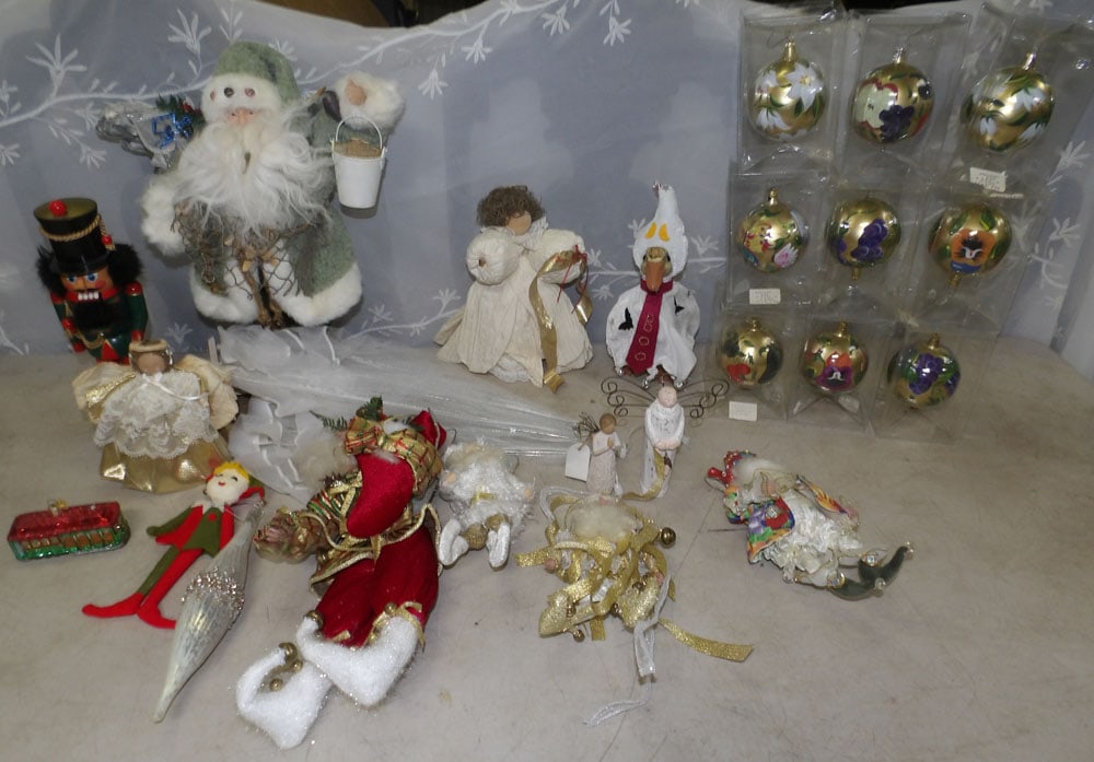lot of Christmas decorations: lot of Christmas decorations. "ALL DESCRIPTIONS AND ANY CONDITION STATEMENT GIVEN BY LANGSTON AUCTION GALLERY ARE STRICTLY OPINIONS AND LANGSTON'S SHALL HAVE NO RESPONSIBILITY FOR ERRORS OR OMISSIONS.
