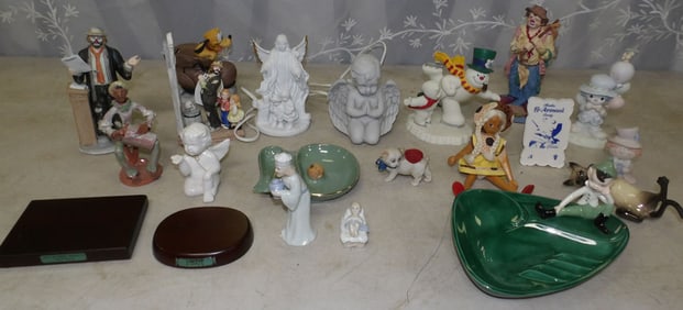 lot of porcelain figurines