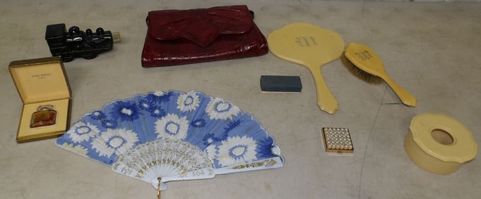 lot of dresser items