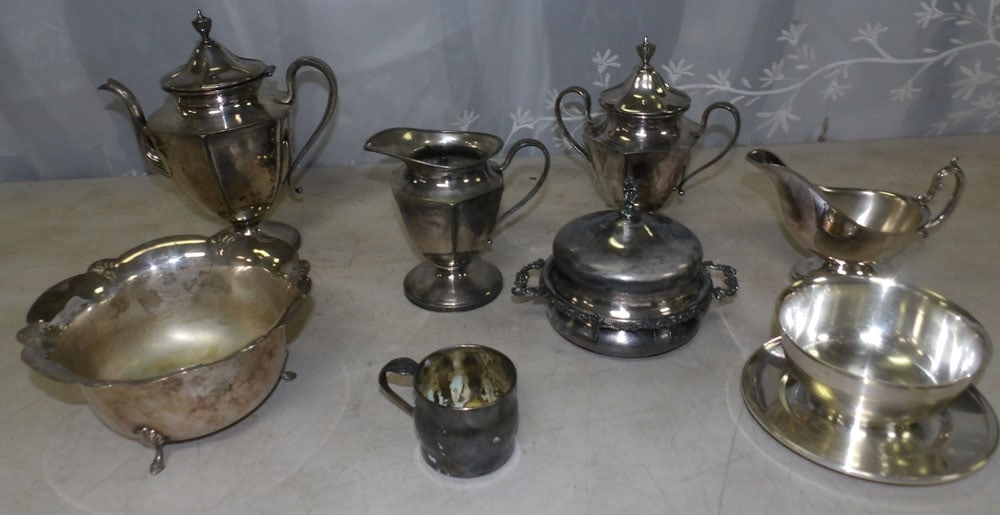 lot of silverplated items: lot of silverplated items . "ALL DESCRIPTIONS AND ANY CONDITION STATEMENT GIVEN BY LANGSTON AUCTION GALLERY ARE STRICTLY OPINIONS AND LANGSTON'S SHALL HAVE NO RESPONSIBILITY FOR ERRORS OR OMISSIONS. T