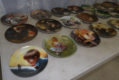 lot of porcelain collectible plates