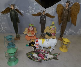 lot of decorative items