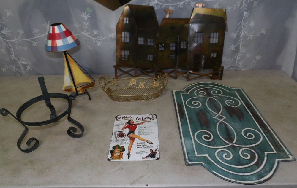 lot of metal decorative items (1 of 5)