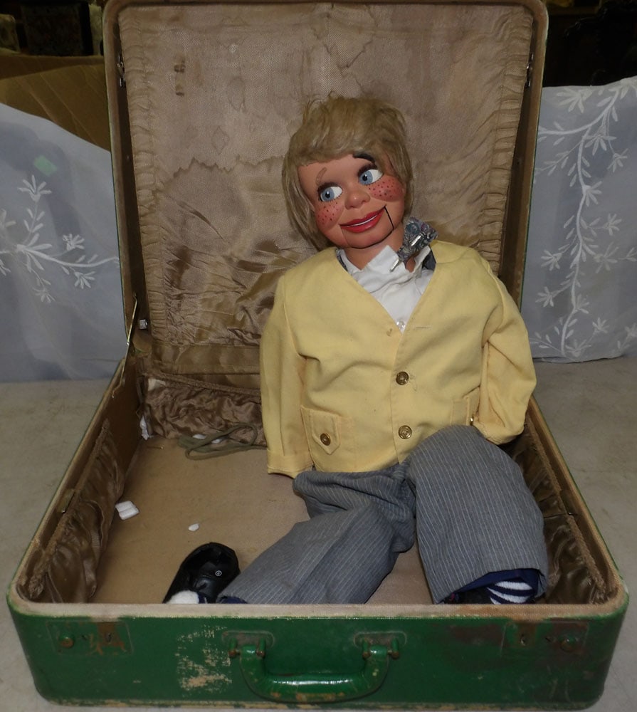 lot of ventriloquists dolls in original case: lot of ventriloquists dolls in original case. "ALL DESCRIPTIONS AND ANY CONDITION STATEMENT GIVEN BY LANGSTON AUCTION GALLERY ARE STRICTLY OPINIONS AND LANGSTON'S SHALL HAVE NO RESPONSIBILITY FOR ERRO