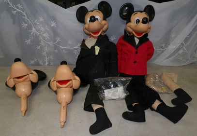 lot of ventriloquist dolls