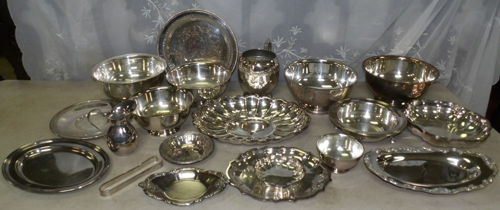 lot of silverplate: lot of silverplate. "ALL DESCRIPTIONS AND ANY CONDITION STATEMENT GIVEN BY LANGSTON AUCTION GALLERY ARE STRICTLY OPINIONS AND LANGSTON'S SHALL HAVE NO RESPONSIBILITY FOR ERRORS OR OMISSIONS. THE ABSEN