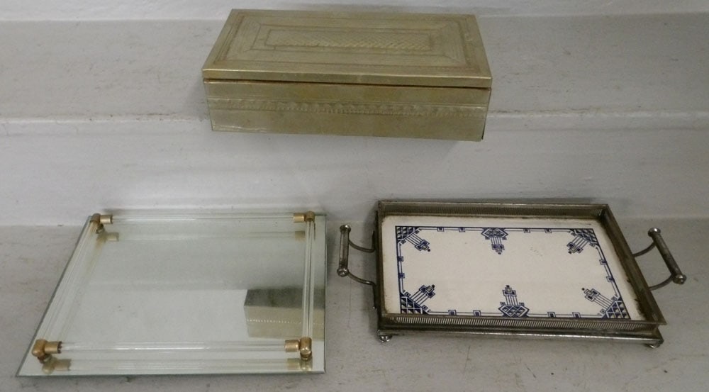 silver plated dresser box and two dresser trays (1 of 2)