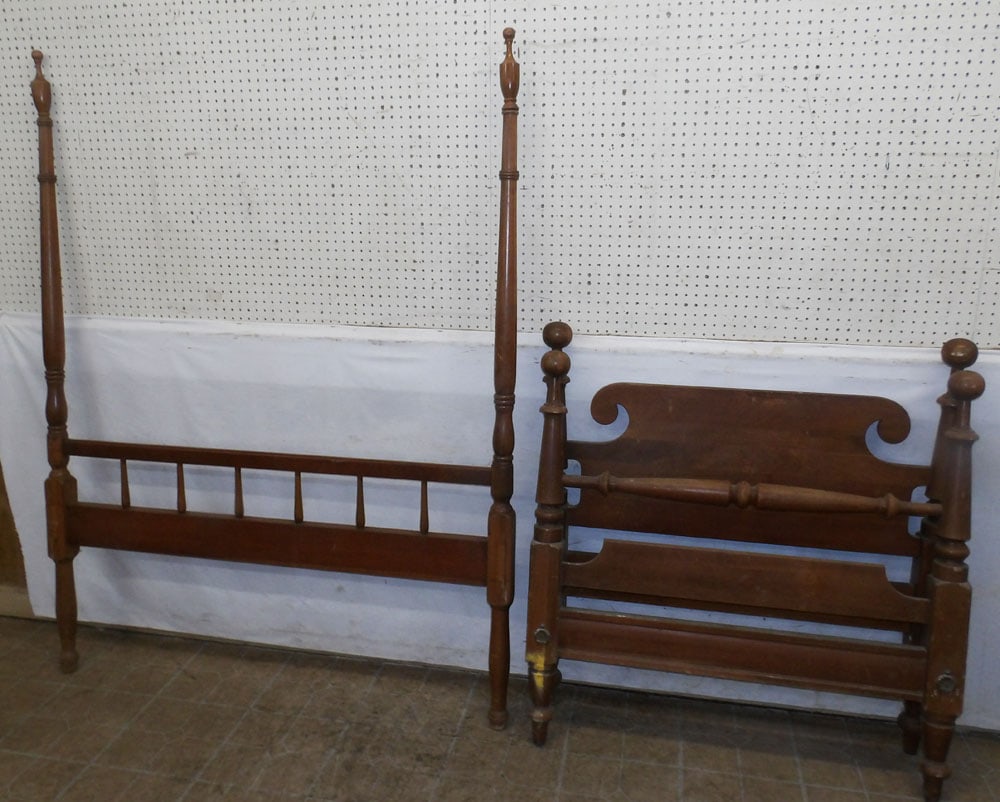 Cherry Cannonball Twin Bed & Cherry Full Size Headboard Lot, (No Rails) (1 of 3)