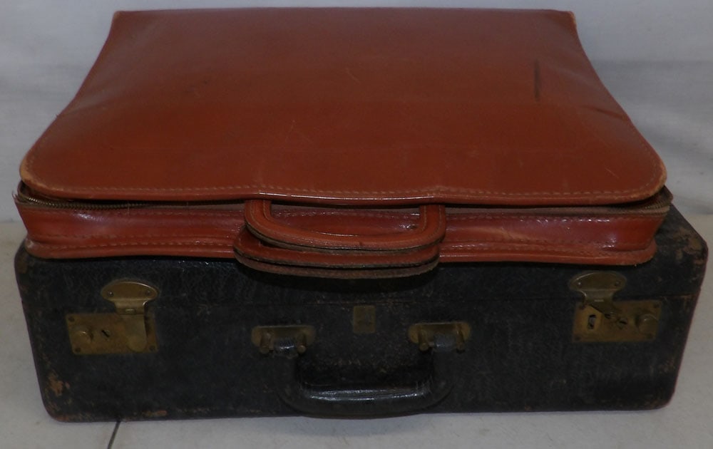 vintage child's leather luggage and portfolio: vintage child's leather luggage and portfolio. Up to 18 1/4" x 12 1/2" x 5 3/4" "ALL DESCRIPTIONS AND ANY CONDITION STATEMENT GIVEN BY LANGSTON AUCTION GALLERY ARE STRICTLY OPINIONS AND LANGSTON'S SHA