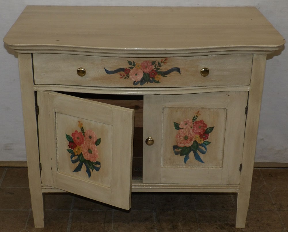 antique painted washstand: antique painted washstand . 33" W 19" D 27 1/4" H "ALL DESCRIPTIONS AND ANY CONDITION STATEMENT GIVEN BY LANGSTON AUCTION GALLERY ARE STRICTLY OPINIONS AND LANGSTON'S SHALL HAVE NO RESPONSIBILITY FOR 