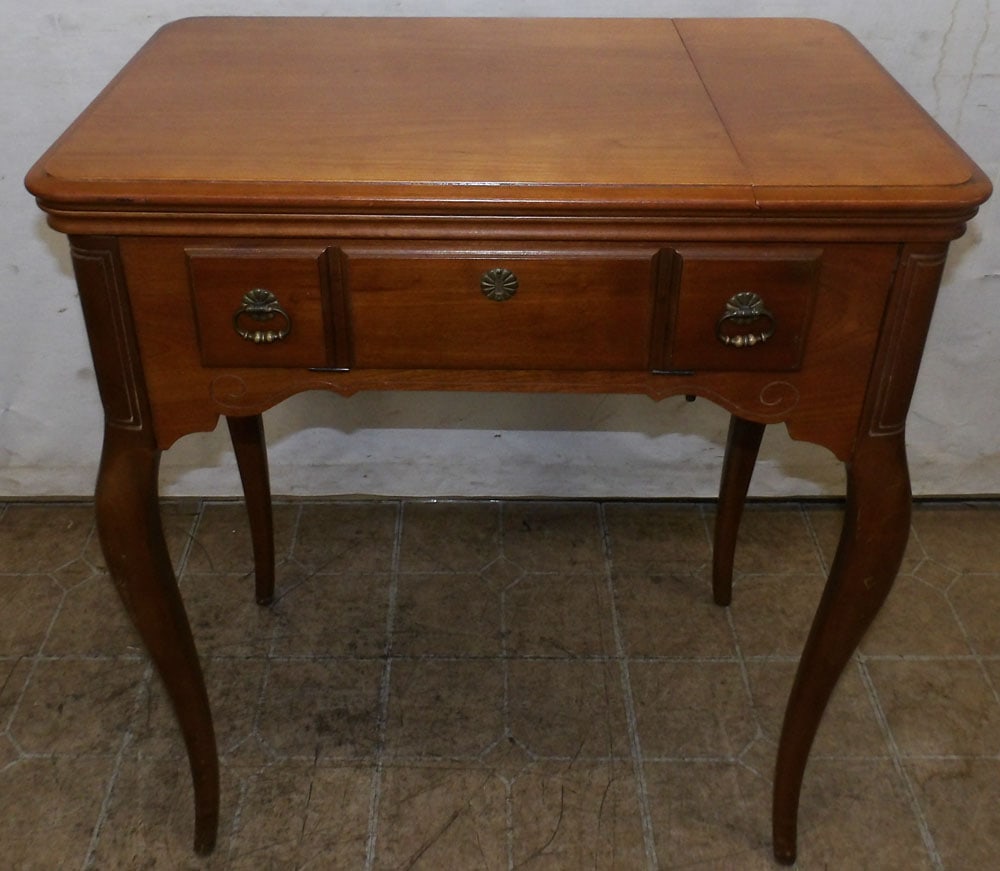 vintage Singer sewing machine with cherry cabinet (1 of 10)