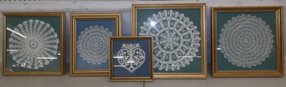 lot of framed crocheted doilies (1 of 5)