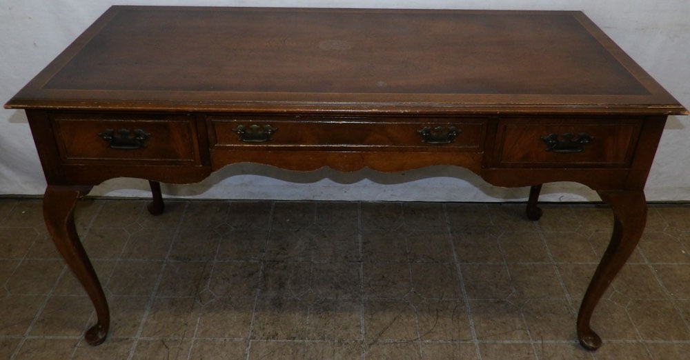 mahogany inlaid queen Anne desk: mahogany inlaid queen Anne desk. 54" W 24" D 29 1/4" H "ALL DESCRIPTIONS AND ANY CONDITION STATEMENT GIVEN BY LANGSTON AUCTION GALLERY ARE STRICTLY OPINIONS AND LANGSTON'S SHALL HAVE NO RESPONSIBILITY