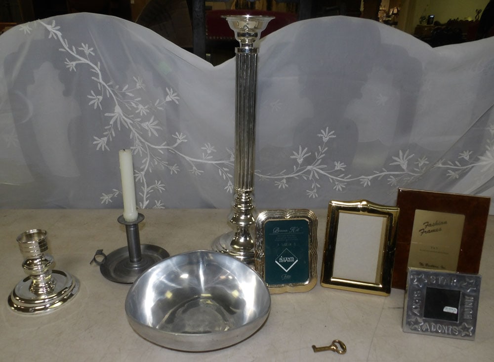 lot of aluminum pewter and brass items: lot of aluminum pewter and brass items . "ALL DESCRIPTIONS AND ANY CONDITION STATEMENT GIVEN BY LANGSTON AUCTION GALLERY ARE STRICTLY OPINIONS AND LANGSTON'S SHALL HAVE NO RESPONSIBILITY FOR ERRORS OR