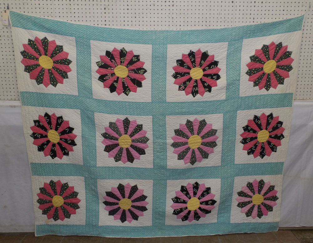 antique full size hand made quilt (1 of 4)