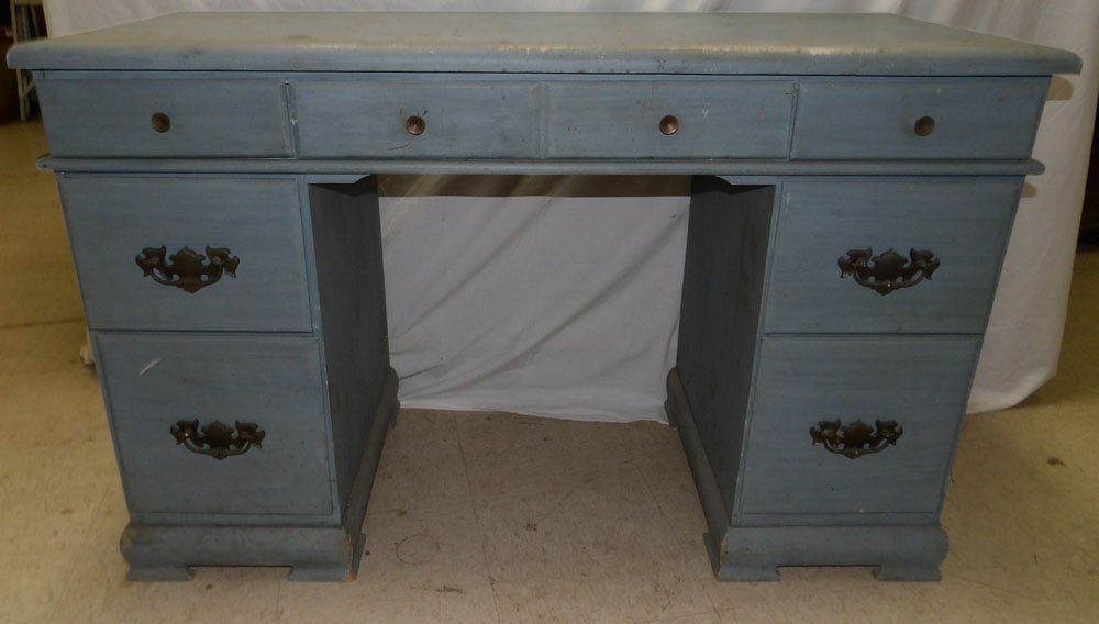painted dressing table: painted dressing table. 48L 19 3/4 W39 1/4H "ALL DESCRIPTIONS AND ANY CONDITION STATEMENT GIVEN BY LANGSTON AUCTION GALLERY ARE STRICTLY OPINIONS AND LANGSTON'S SHALL HAVE NO RESPONSIBILITY FOR ERRORS