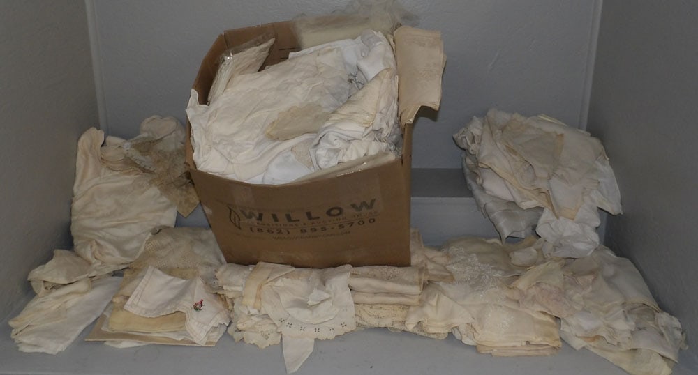 Lot of Linens: Lot of Linens. "ALL DESCRIPTIONS AND ANY CONDITION STATEMENT GIVEN BY LANGSTON AUCTION GALLERY ARE STRICTLY OPINIONS AND LANGSTON'S SHALL HAVE NO RESPONSIBILITY FOR ERRORS OR OMISSIONS. THE ABSENCE OF