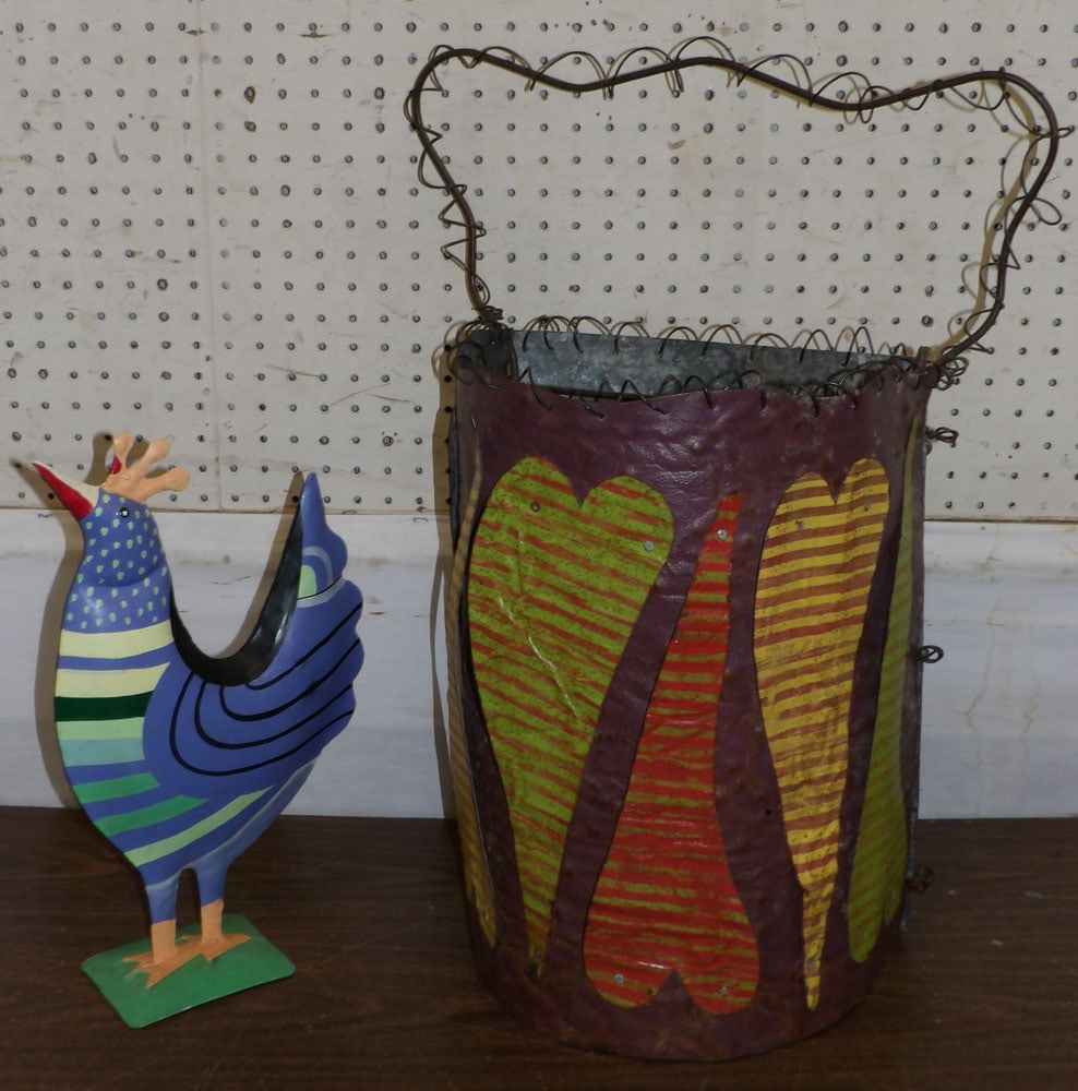 Painted Tin & Metal Folk Art Heart Wall Basket & Painted Metal Folk Art Chicken (1 of 5)