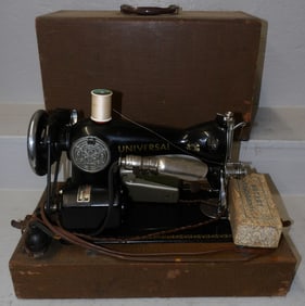 Vintage Sewing Machine in Case