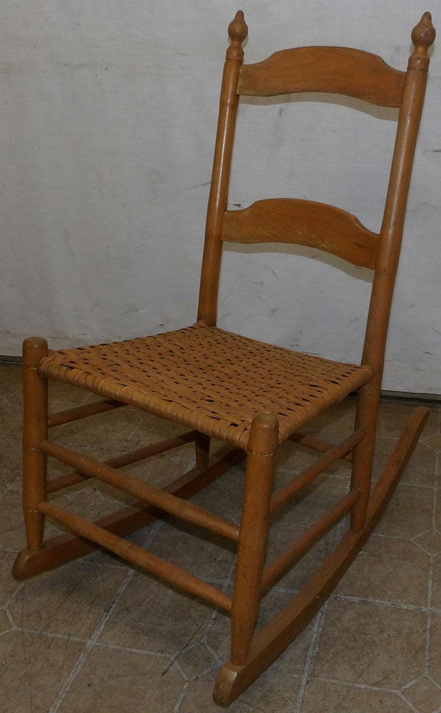 Antique Maple Rocker (1 of 4)