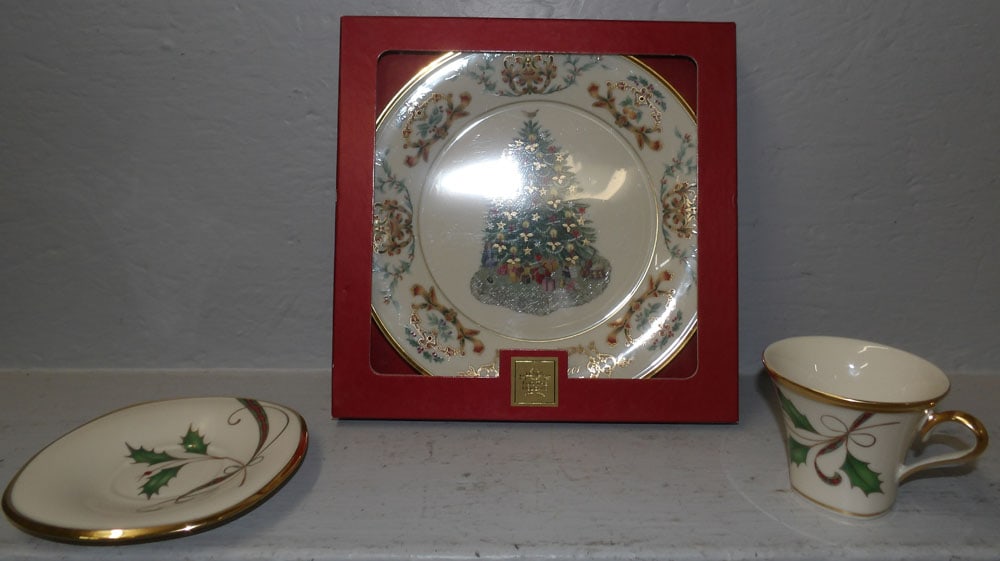 Three Pieces of Lenox Porcelain (1 of 4)