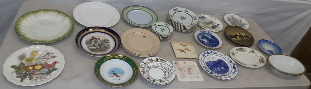 Lot of Antique Porcelain Plates: Lot of Antique Porcelain Plates . "ALL DESCRIPTIONS AND ANY CONDITION STATEMENT GIVEN BY LANGSTON AUCTION GALLERY ARE STRICTLY OPINIONS AND LANGSTON'S SHALL HAVE NO RESPONSIBILITY FOR ERRORS OR OMISSI