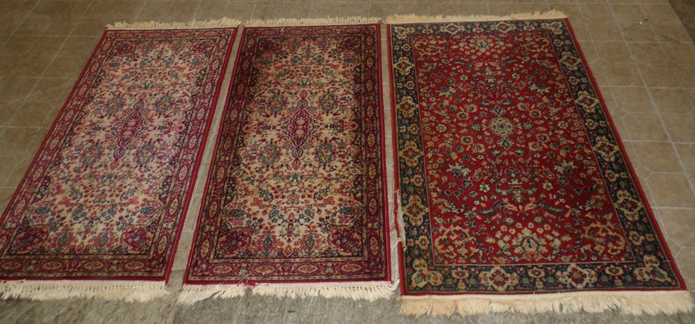 (2) 4' 7" x 2' 3" & (1) 4' 9" x 2' 11" Lot of Machine Made Rugs (1 of 6)