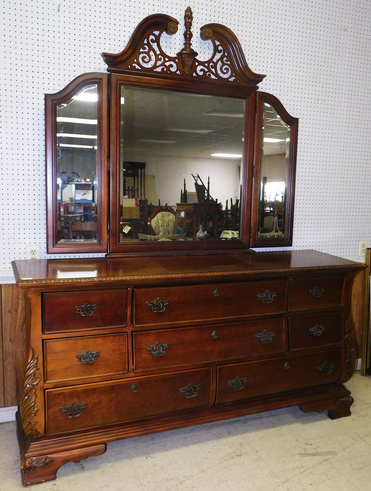 Cherry Dresser with Mirror (1 of 4)