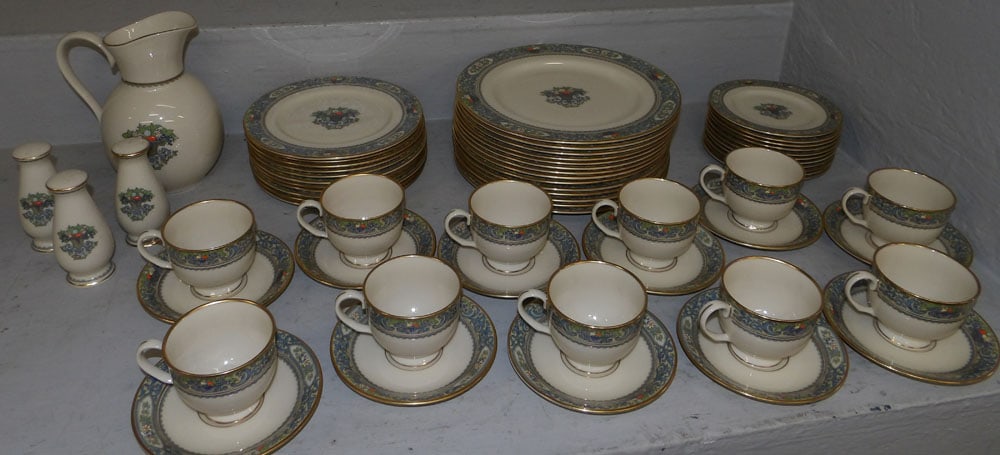 62 pieces of Lenox China" Autumn" (1 of 7)
