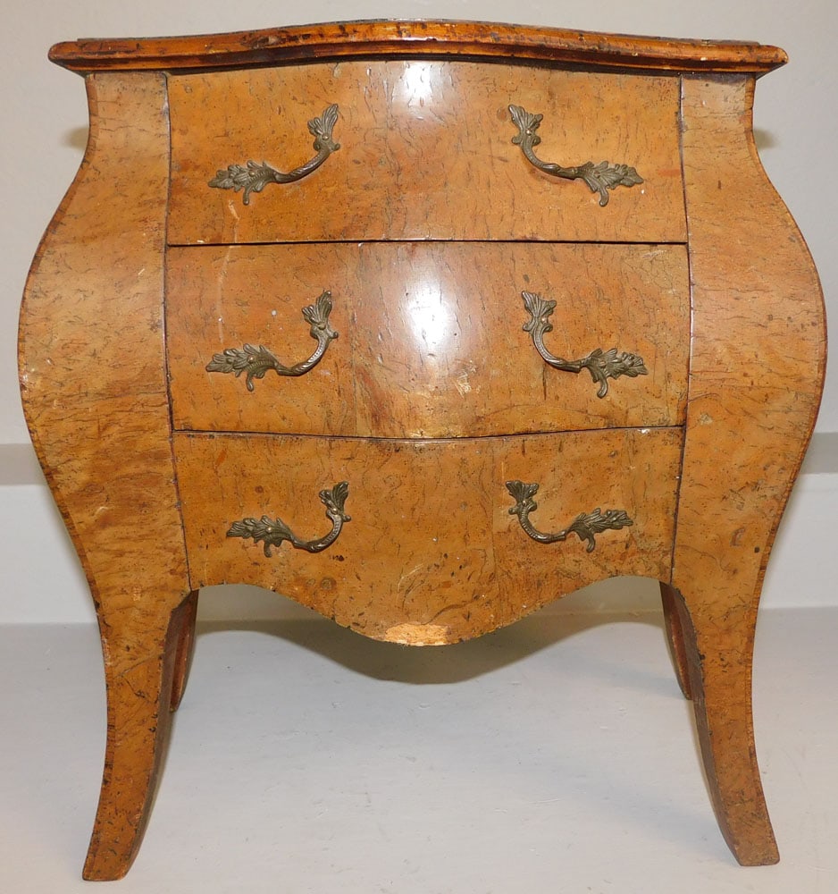 Diminutive Italian 3 drawer commode (1 of 5)