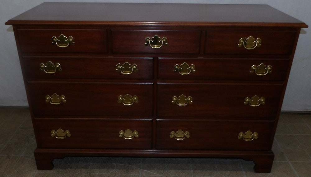 Henkel Harris cherry 9 drawer dresser (1 of 5)
