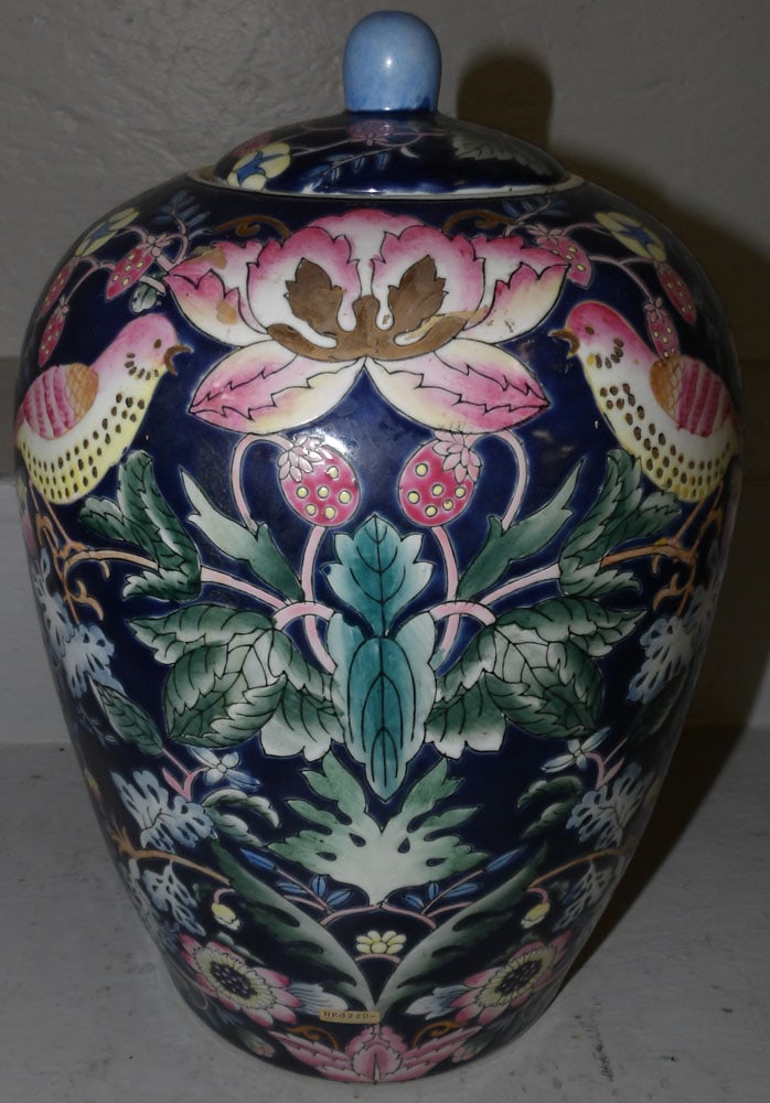 bird paint decorated Oriental porcelain covered urn (1 of 4)