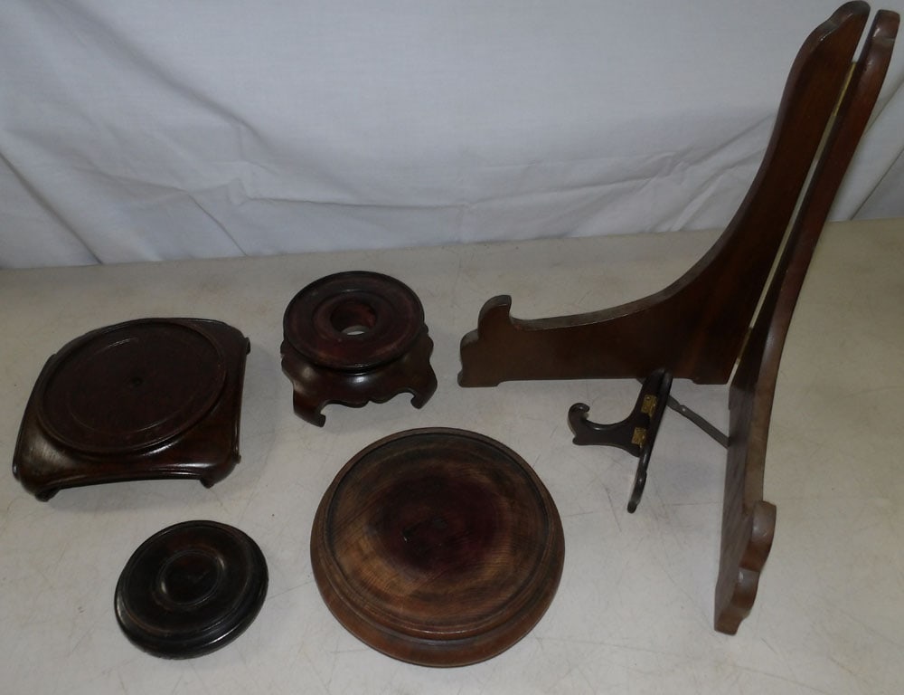 lot of oriental wood stands (1 of 3)