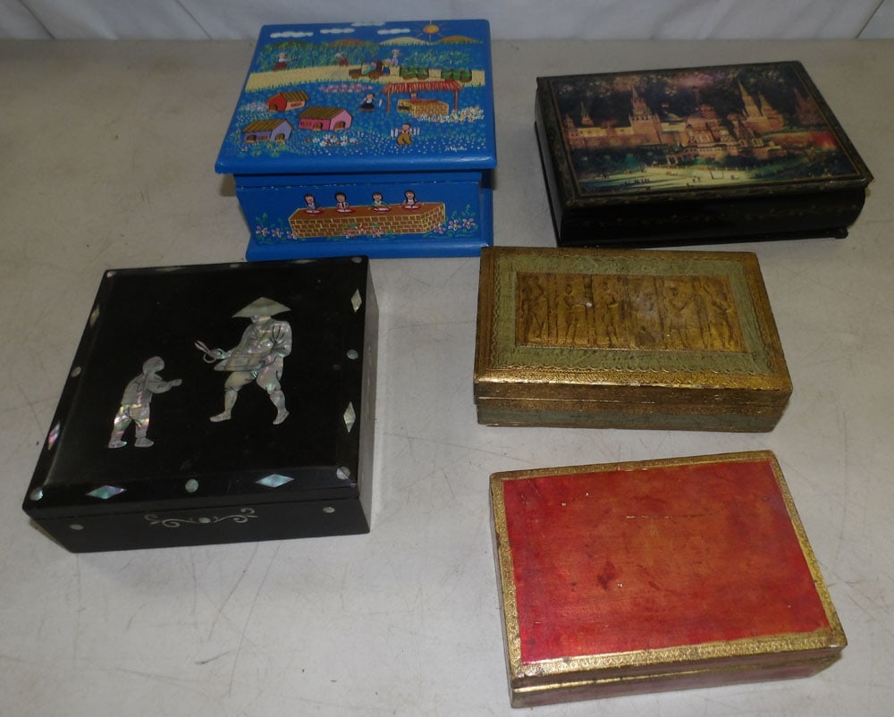lot of decorative wooden boxes: lot of decorative wooden boxes. ALL DESCRIPTIONS AND ANY CONDITION STATEMENT GIVEN BY LANGSTON AUCTION GALLERY ARE STRICTLY OPINIONS AND LANGSTON'S SHALL HAVE NO RESPONSIBILITY FOR ERRORS OR OMISSIONS
