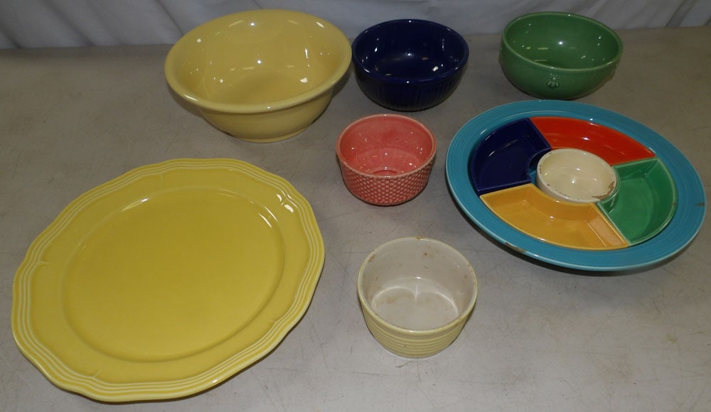 lot of porcelain items including fiesta ware: lot of porcelain items including fiesta ware. ALL DESCRIPTIONS AND ANY CONDITION STATEMENT GIVEN BY LANGSTON AUCTION GALLERY ARE STRICTLY OPINIONS AND LANGSTON'S SHALL HAVE NO RESPONSIBILITY FOR ERROR