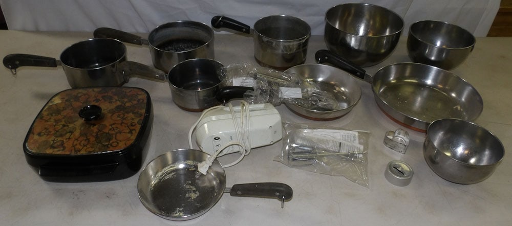 lot of pots and pans: lot of pots and pans. ALL DESCRIPTIONS AND ANY CONDITION STATEMENT GIVEN BY LANGSTON AUCTION GALLERY ARE STRICTLY OPINIONS AND LANGSTON'S SHALL HAVE NO RESPONSIBILITY FOR ERRORS OR OMISSIONS. THE ABSE
