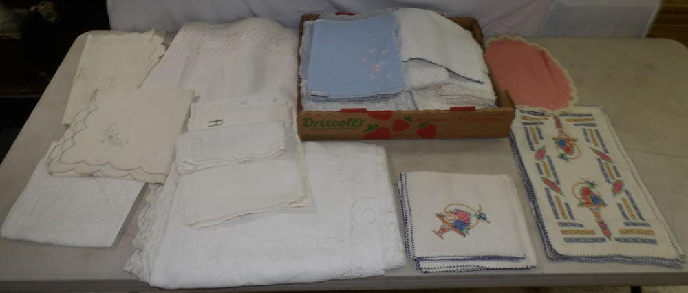 lot of linens: lot of linens . ALL DESCRIPTIONS AND ANY CONDITION STATEMENT GIVEN BY LANGSTON AUCTION GALLERY ARE STRICTLY OPINIONS AND LANGSTON'S SHALL HAVE NO RESPONSIBILITY FOR ERRORS OR OMISSIONS. THE ABSENCE OF