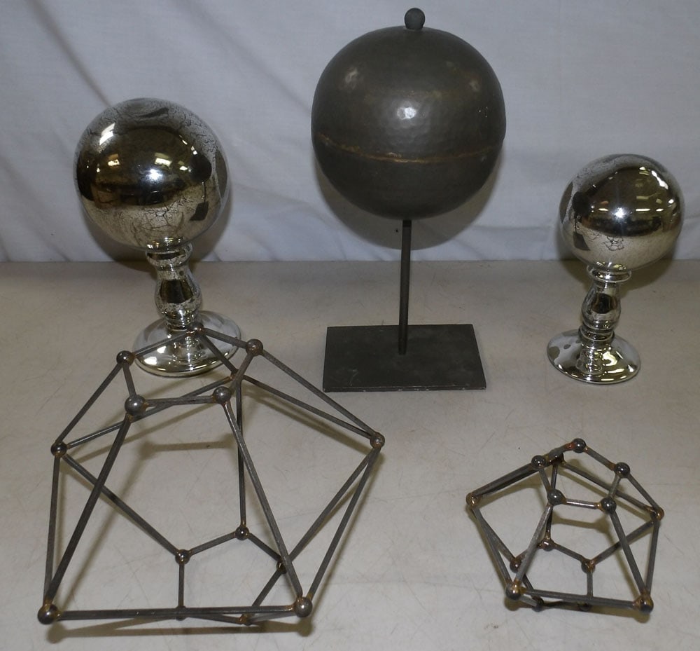 lot of metal decorative items (1 of 3)