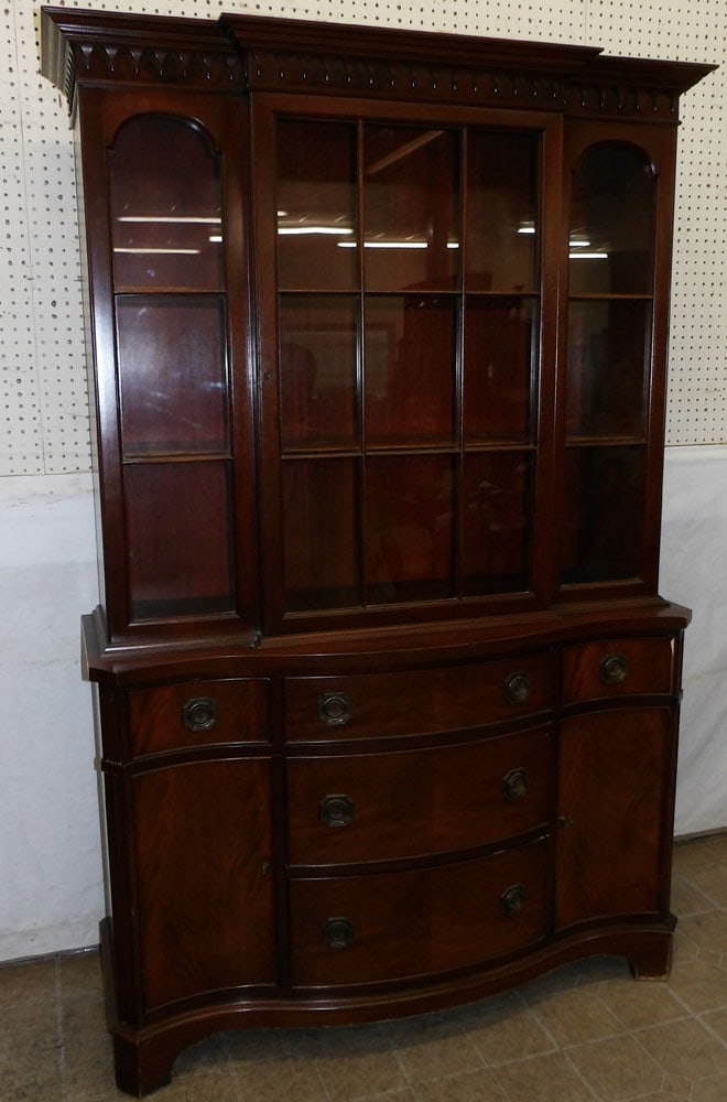 Mahogany One Part Glass Door China Cabinet by The Morganton Collection (1 of 6)