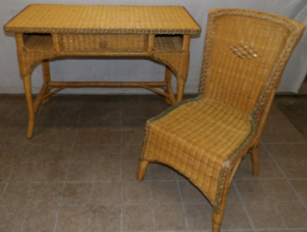 Wicker Desk with Chair (1 of 5)