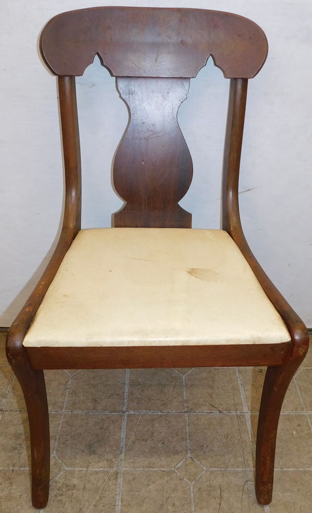 Antique Mahogany Side Chair: Antique Mahogany Side Chair . 34 3/4" H ALL DESCRIPTIONS AND ANY CONDITION STATEMENT GIVEN BY LANGSTON AUCTION GALLERY ARE STRICTLY OPINIONS AND LANGSTON'S SHALL HAVE NO RESPONSIBILITY FOR ERRORS OR O