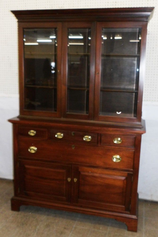 Mahogany Two Piece China Cabinet by Craftique (1 of 9)