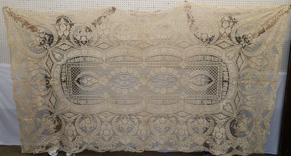 Vintage Open Work Floral Table Cloth (1 of 3)